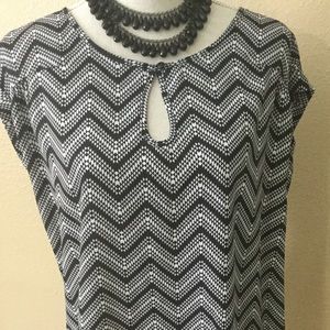 GNW black & white blouse 2x